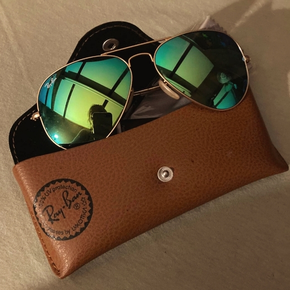 Ray-Ban Accessories - Classic Ray-Ban's